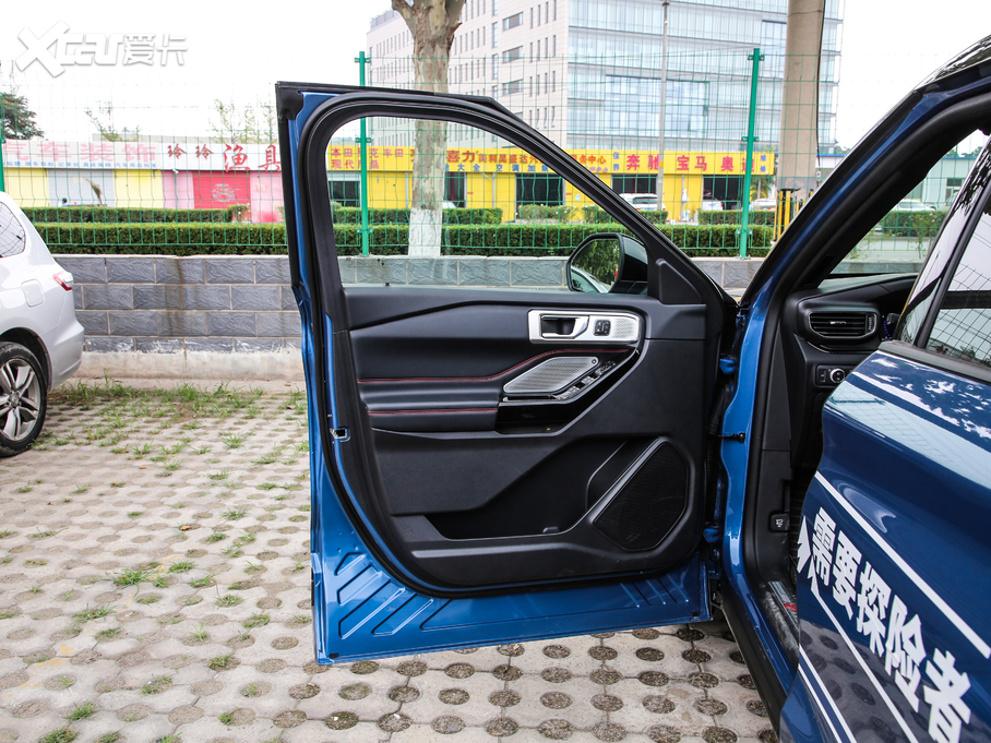 2020̽U EcoBoost 285 \ӰST-LINE 6