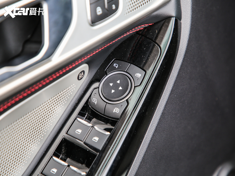 2020̽U EcoBoost 285 \ӰST-LINE 6