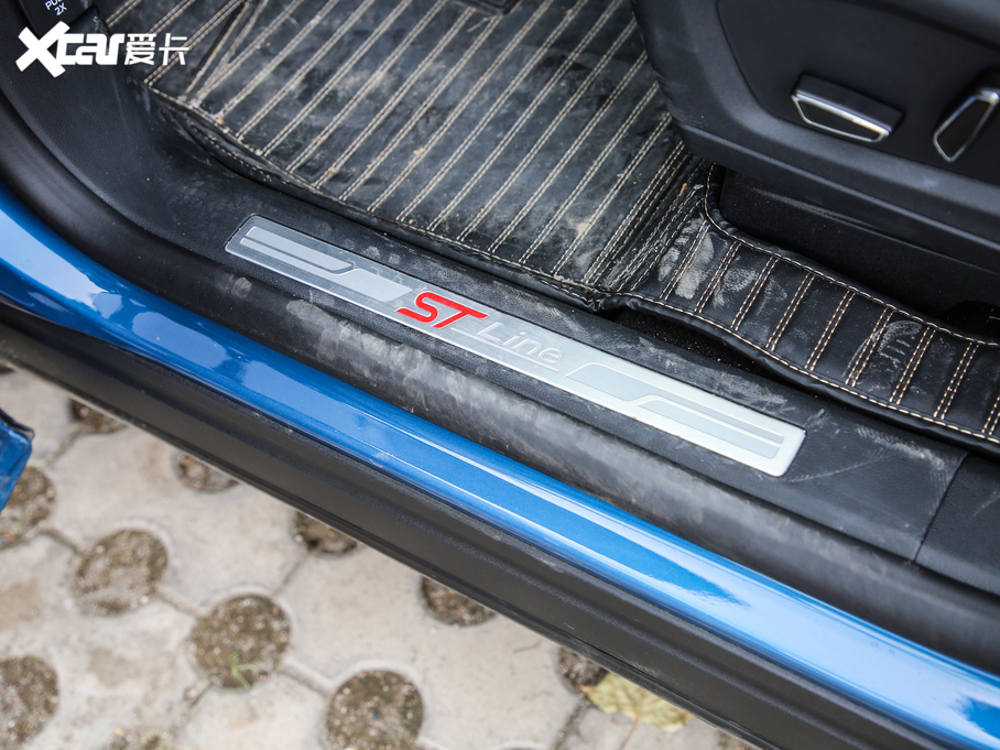 2020̽U EcoBoost 285 \ӰST-LINE 6