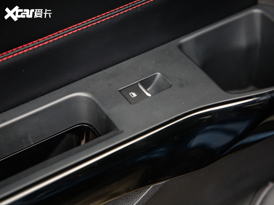 2020̽U EcoBoost 285 \ӰST-LINE 6