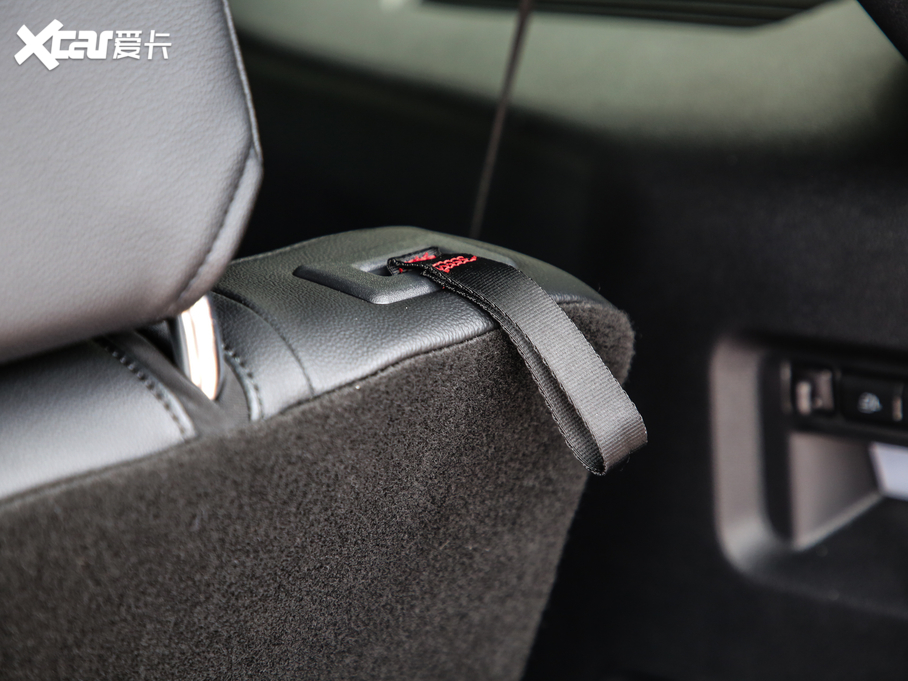 2020̽U EcoBoost 285 \ӰST-LINE 6