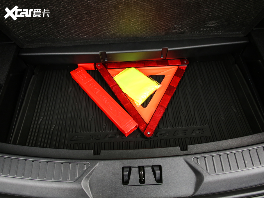 2020̽U EcoBoost 285 \ӰST-LINE 6