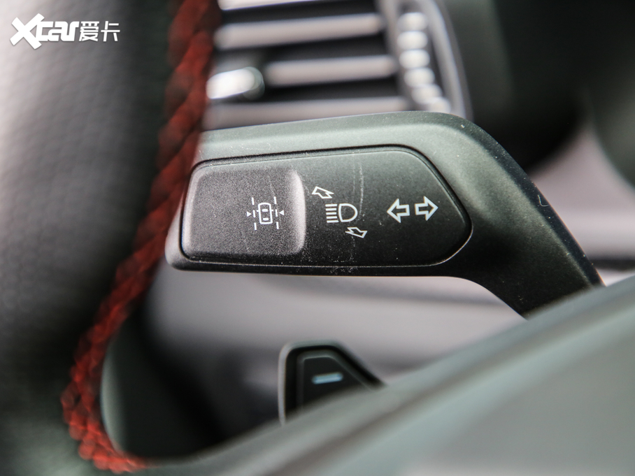 2020̽U EcoBoost 285 \ӰST-LINE 6