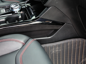 2020EcoBoost 285 \ӰST-LINE 6 g