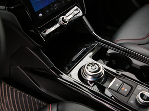 2020EcoBoost 285 \ӰST-LINE 6 п؅^