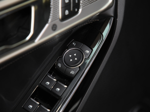 2020EcoBoost 285 (q)⁽ 6 п؅^(q)