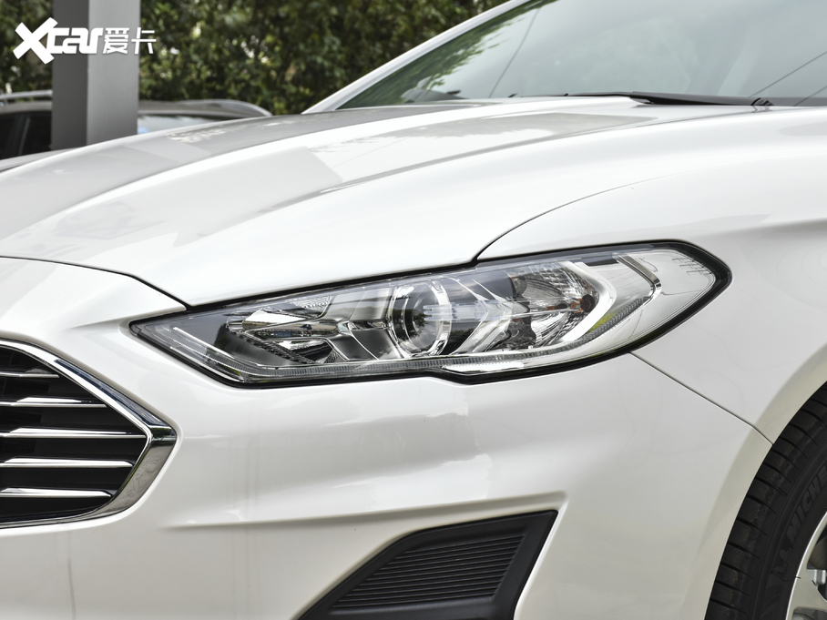 2020ɵϚW EcoBoost 180 r(sh)