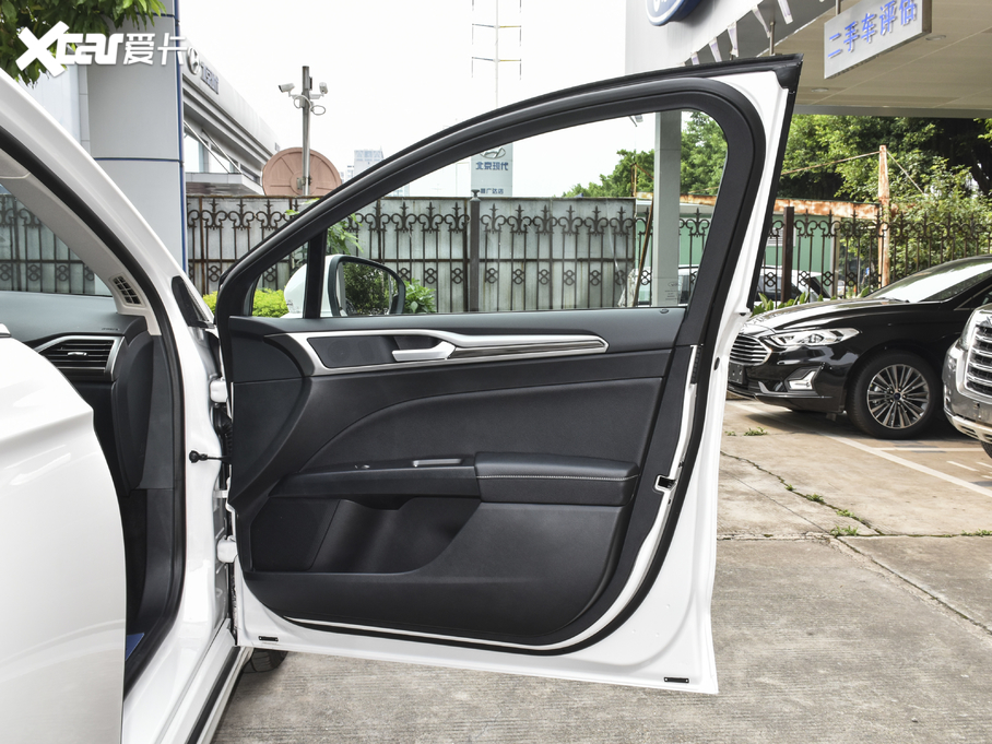 2020ɵϚW EcoBoost 180 r