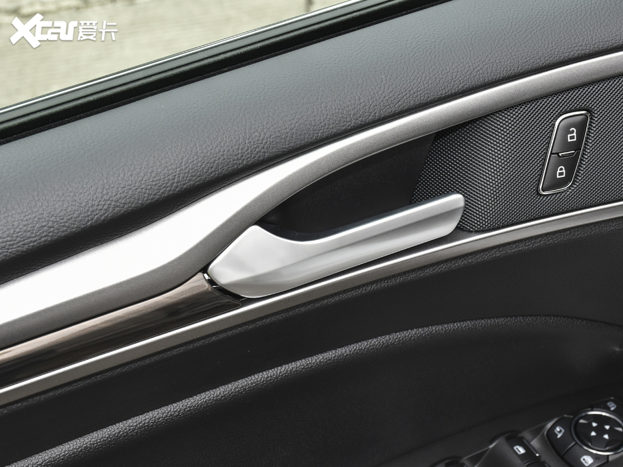 2020ɵϚW EcoBoost 180 r(sh)