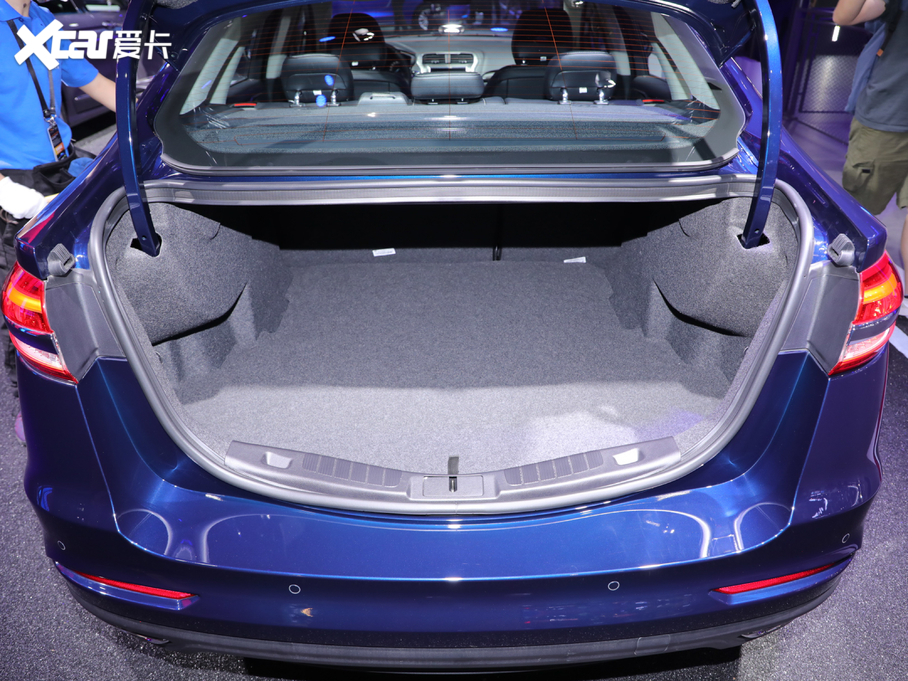 2020ɵϚW EcoBoost 180 r