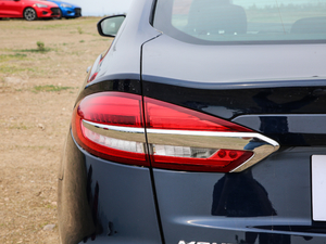 2020EcoBoost 180 A (x)(ji)^