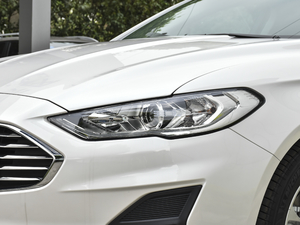 2020EcoBoost 180 r ^