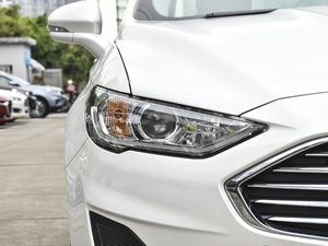 2020EcoBoost 180 r ^