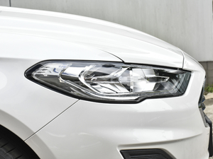 2020EcoBoost 180 r ^