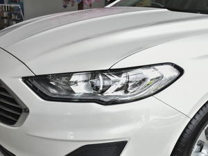 2020EcoBoost 200 r ^