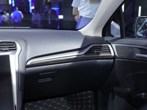 2020款EcoBoost 180 时尚型 中控区