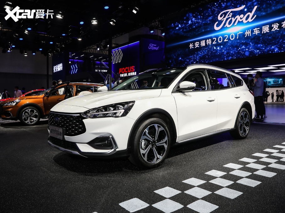 2021˹Cb EcoBoost 180 ԄӫC