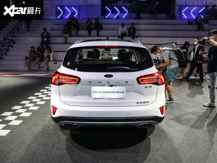 2021˹Cb EcoBoost 180 ԄӫC