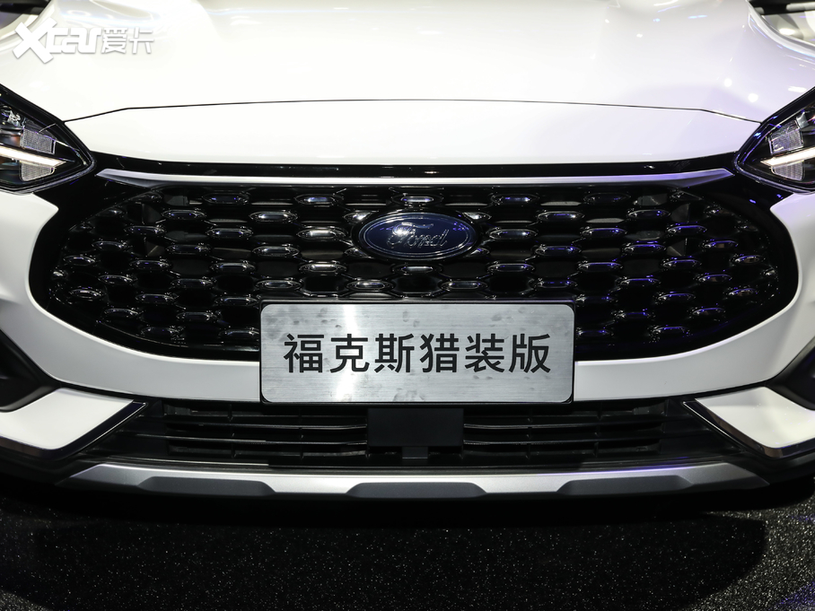 2021˹Cb EcoBoost 180 ԄӫC