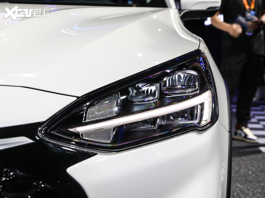 2021˹Cb EcoBoost 180 ԄӫC