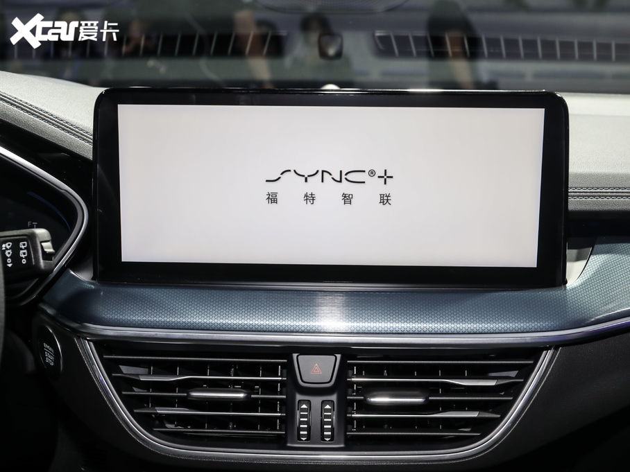 2021˹Cb EcoBoost 180 ԄӫC