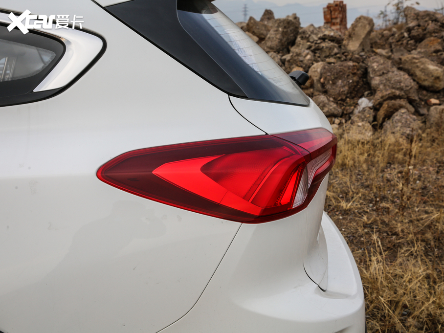 2021˹Cb EcoBoost 180 ԄӫC