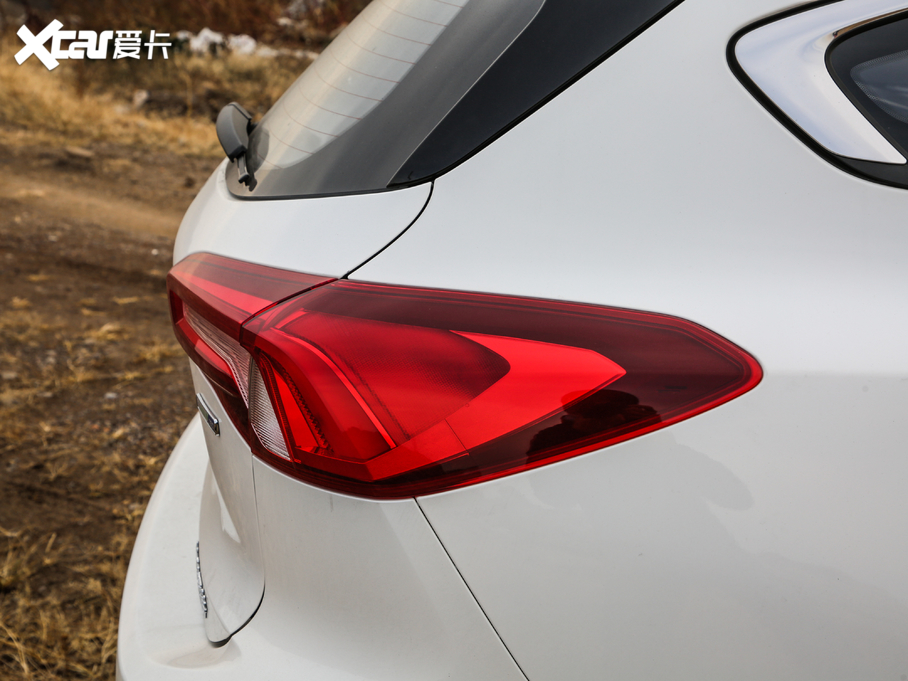 2021˹Cb EcoBoost 180 ԄӫC