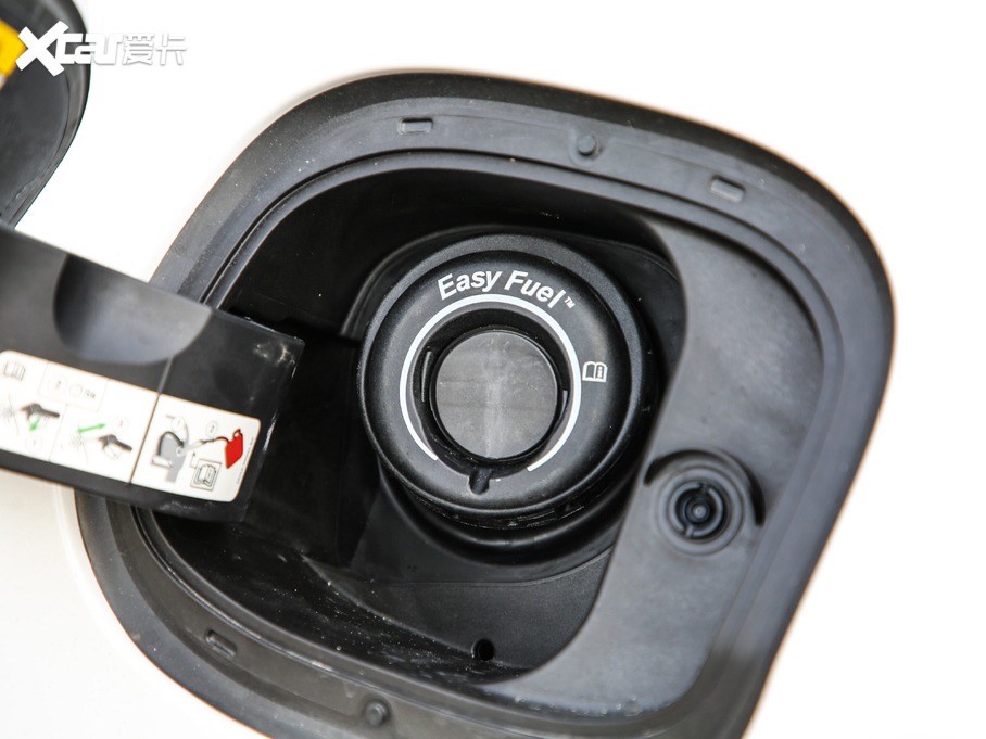 2021˹Cb EcoBoost 180 ԄӫC