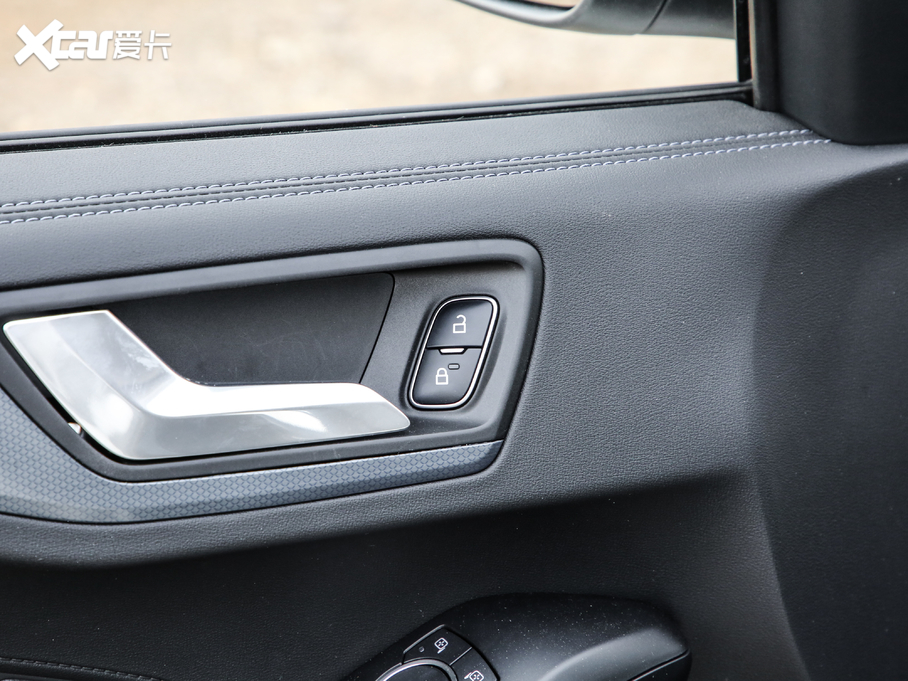 2021˹Cb EcoBoost 180 ԄӫC