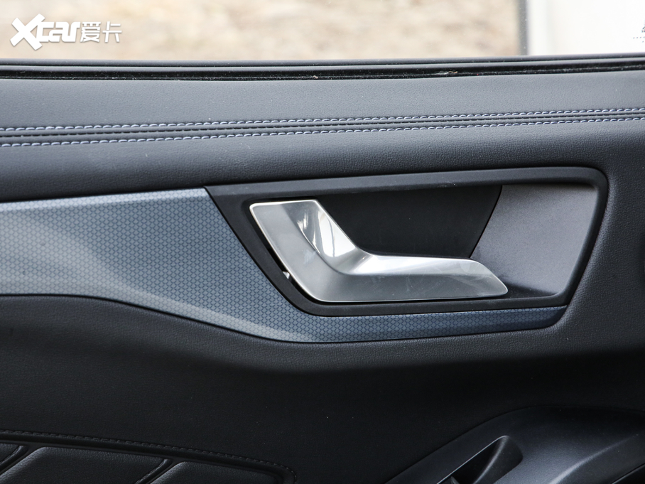 2021˹Cb EcoBoost 180 ԄӫC