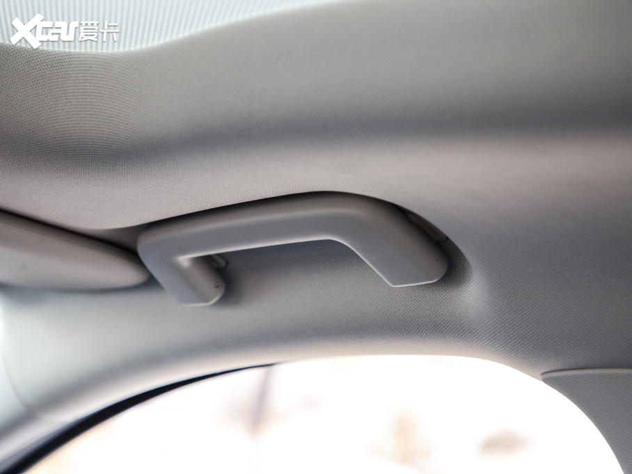 2021˹Cb EcoBoost 180 ԄӫC