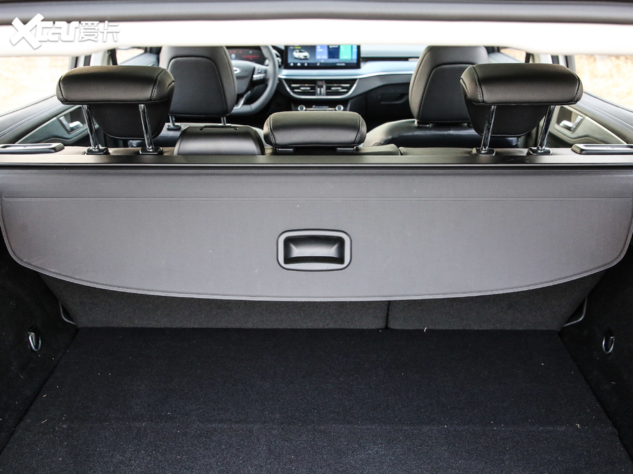 2021˹Cb EcoBoost 180 ԄӫC