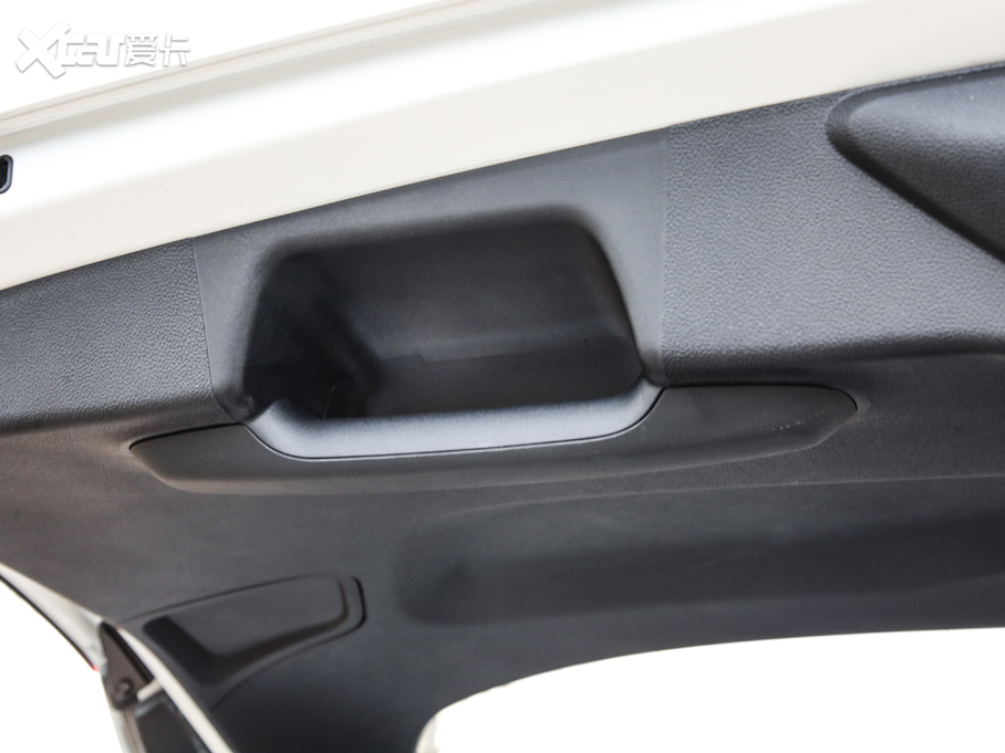 2021˹Cb EcoBoost 180 ԄӫC