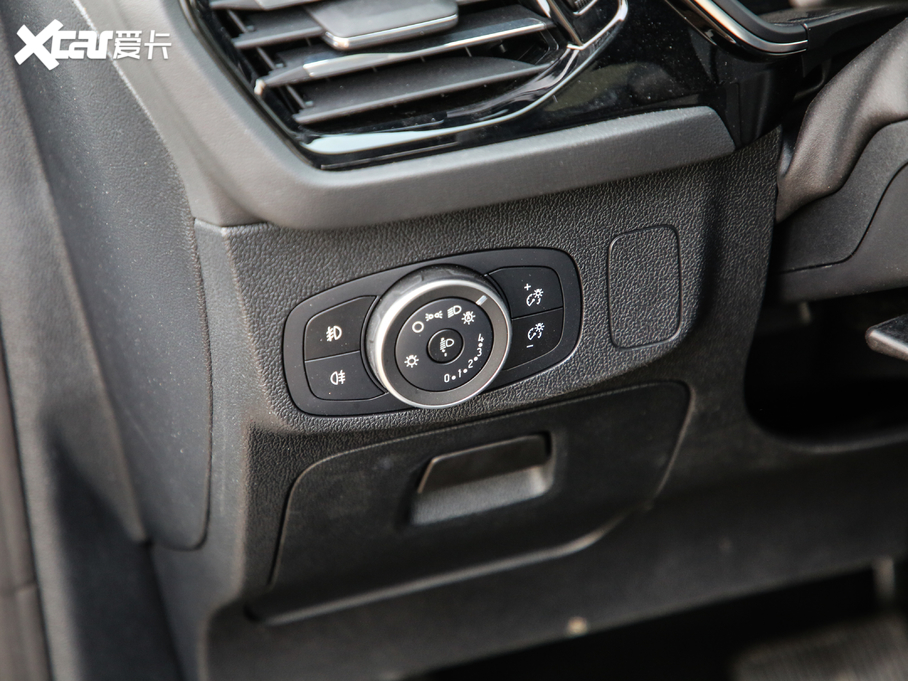 2021˹Cb EcoBoost 180 ԄӫC