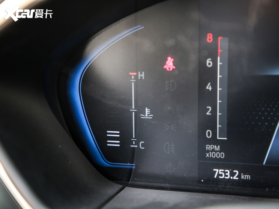 2021˹Cb EcoBoost 180 ԄӫC