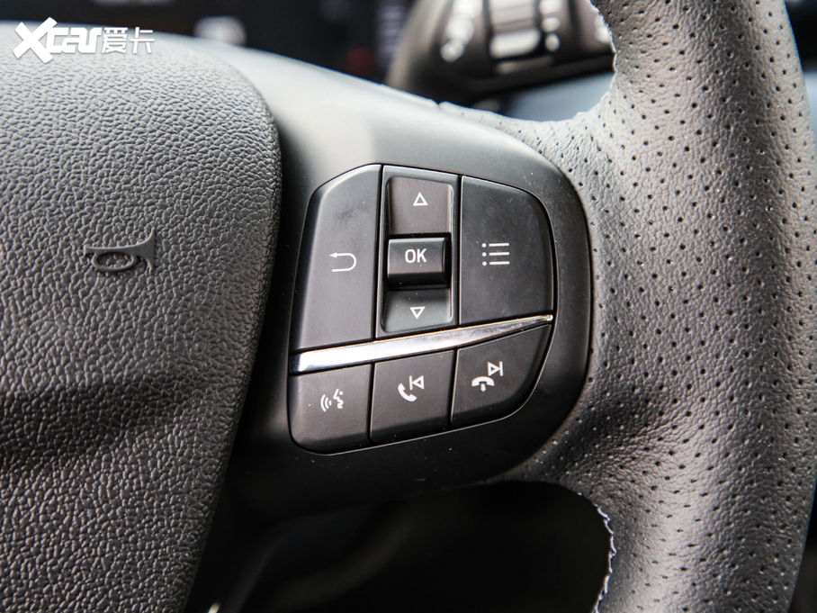 2021˹Cb EcoBoost 180 ԄӫC