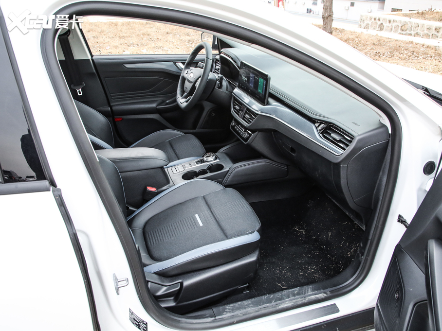 2021˹Cb EcoBoost 180 ԄӫC