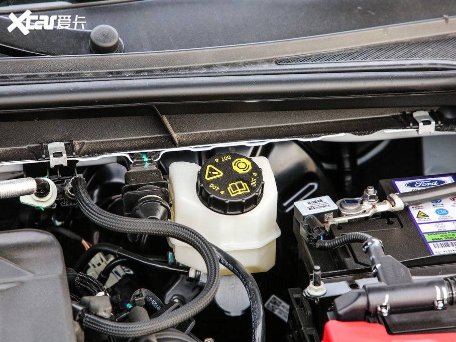 2021˹Cb EcoBoost 180 ԄӫC