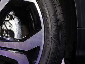 2021EcoBoost 180 ԄӫC ^