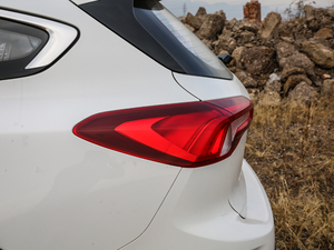 2021EcoBoost 180 ԄӫC ^