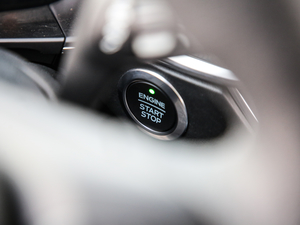 2021EcoBoost 180 ԄӫC п؅^