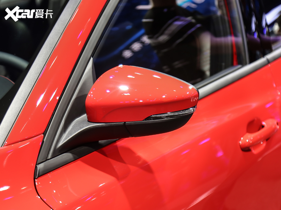 2021˹ Ɏ EcoBoost 180 ԄST Line