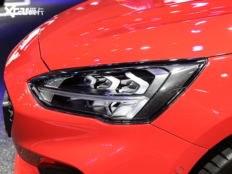 2021˹ Ɏ EcoBoost 180 ԄST Line