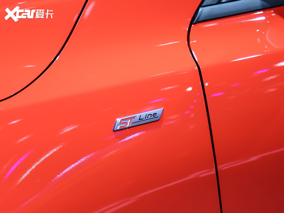 2021˹ Ɏ EcoBoost 180 ԄST Line