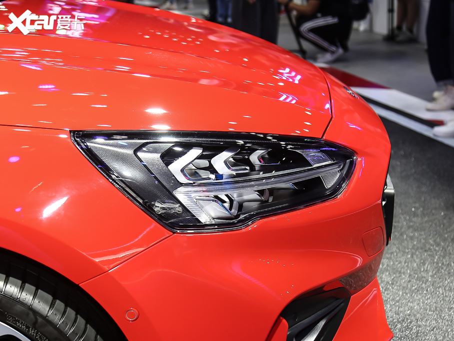 2021�����˹ �Ɏ� EcoBoost 180 �Ԅ�ST Line