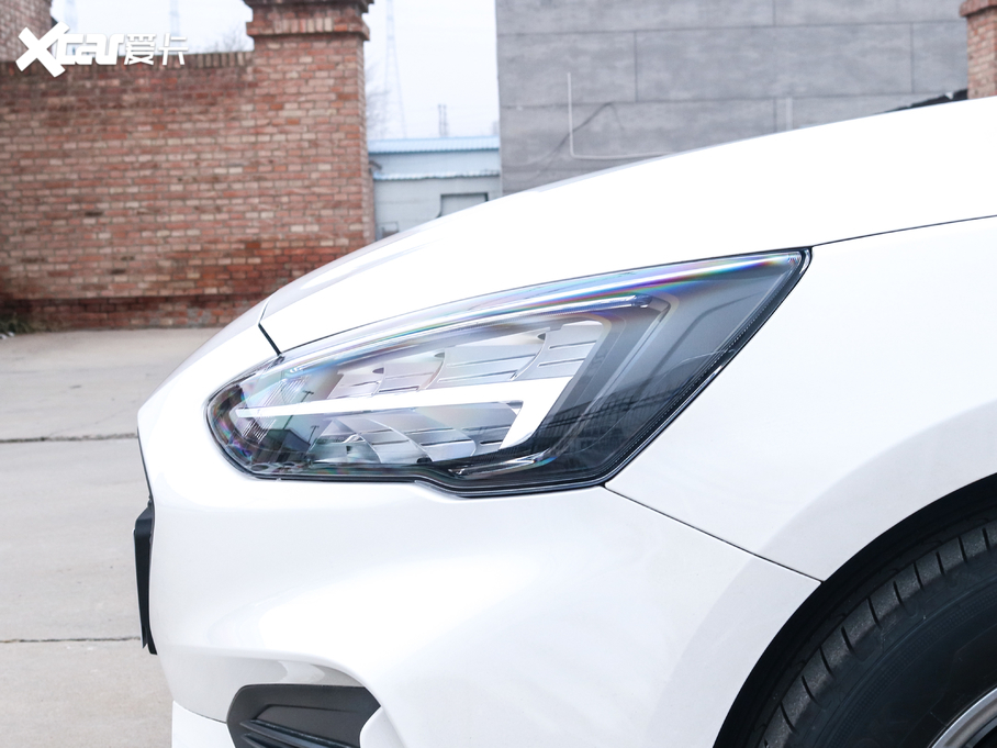 2021���˹ �Ɏ� EcoBoost 180 �Ԅ��h����