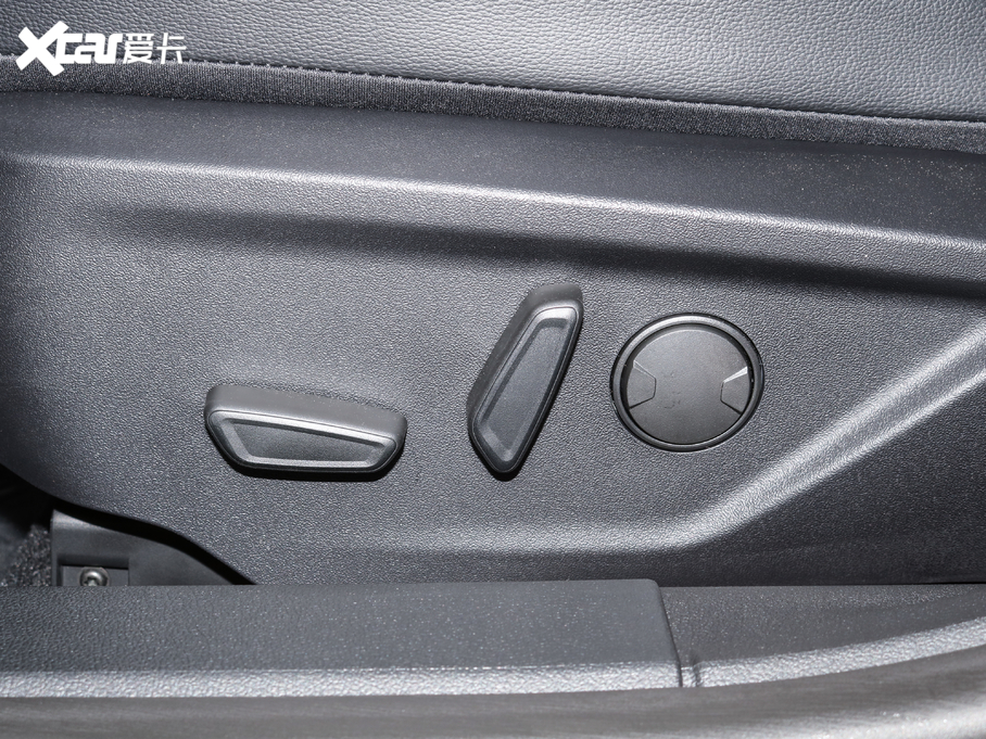 2021˹ Ɏ EcoBoost 180 ԄST Line