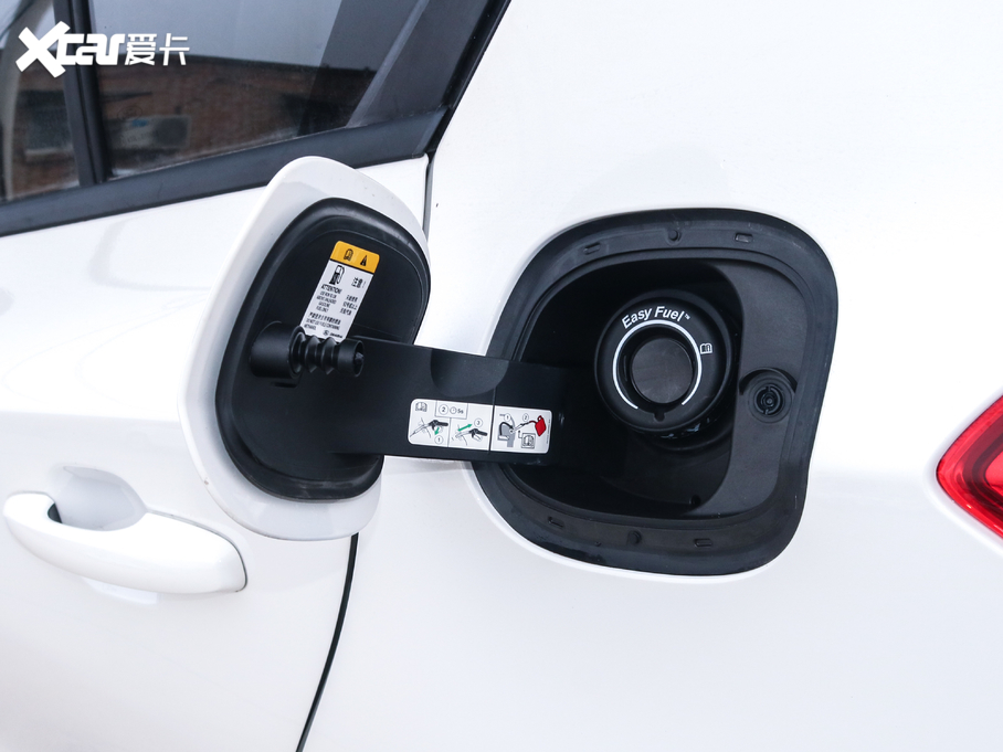 2021���˹ �Ɏ� EcoBoost 180 �Ԅ��h����