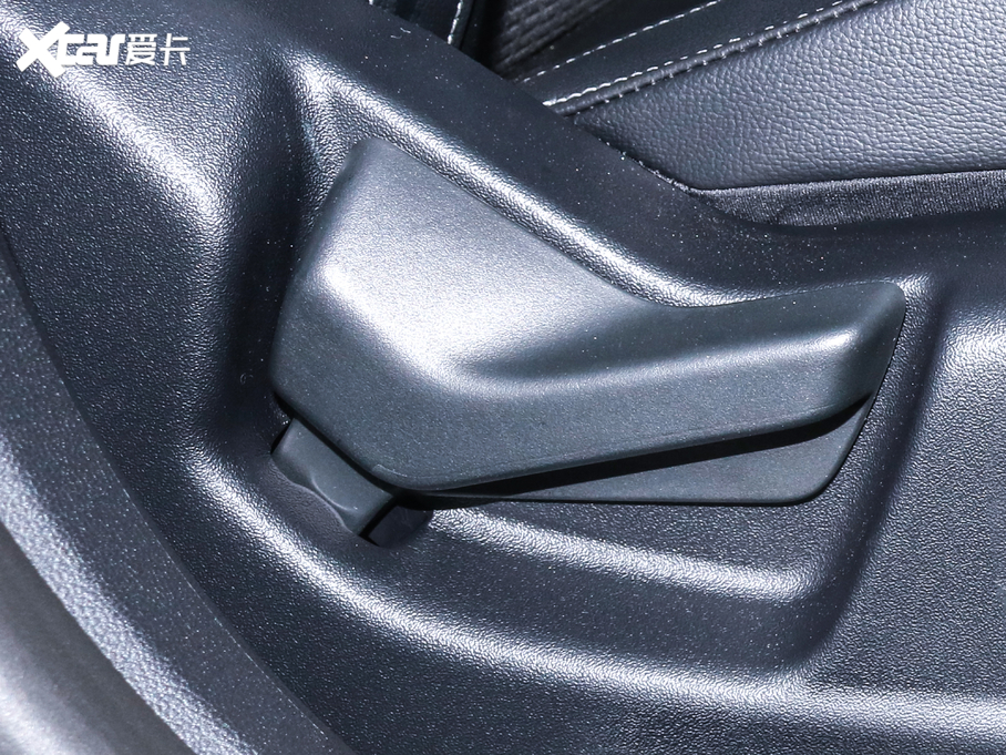 2021���˹ �Ɏ� EcoBoost 180 �Ԅ��h����