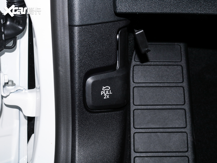 2021���˹ �Ɏ� EcoBoost 180 �Ԅ��h����